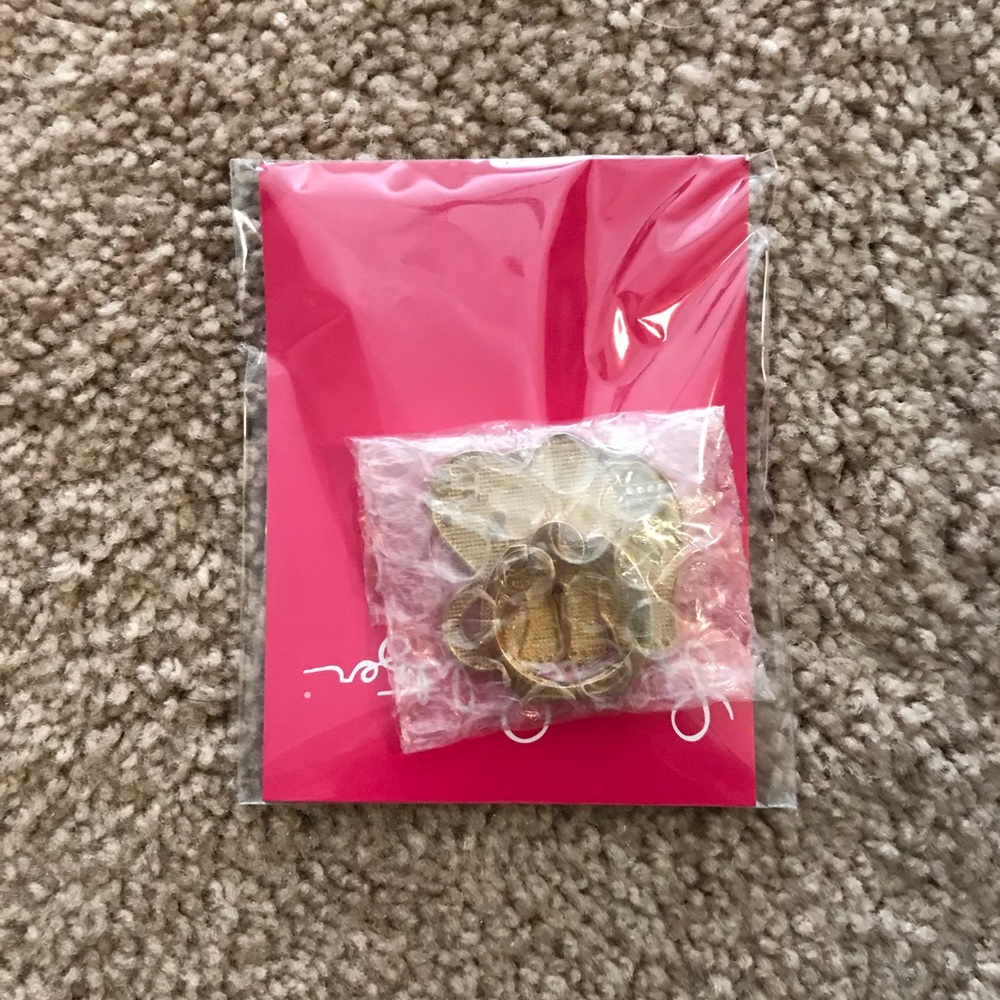 NIP GWP phone prop